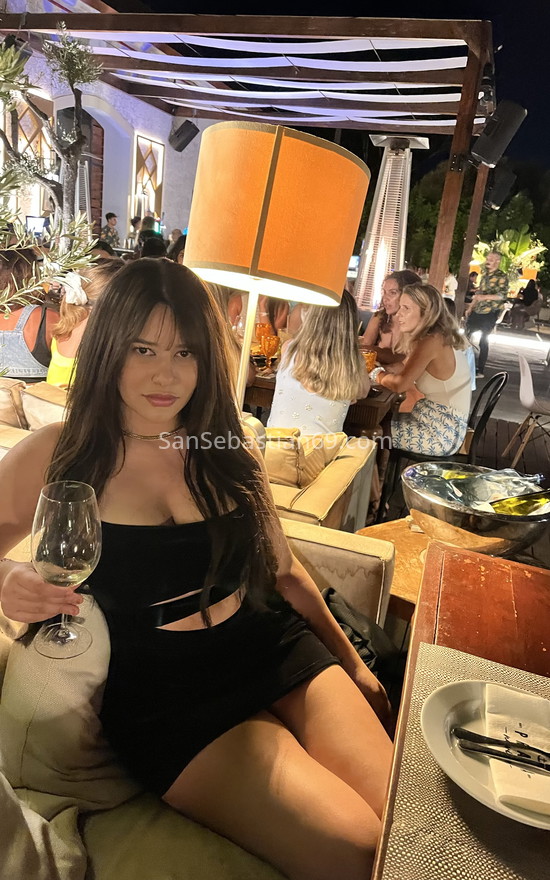 Alejandra, brasileña. 642434492. Citas en SAN SEBASTIÁN, SAN SEBASTIÁN. www.sansebastian69.com.
